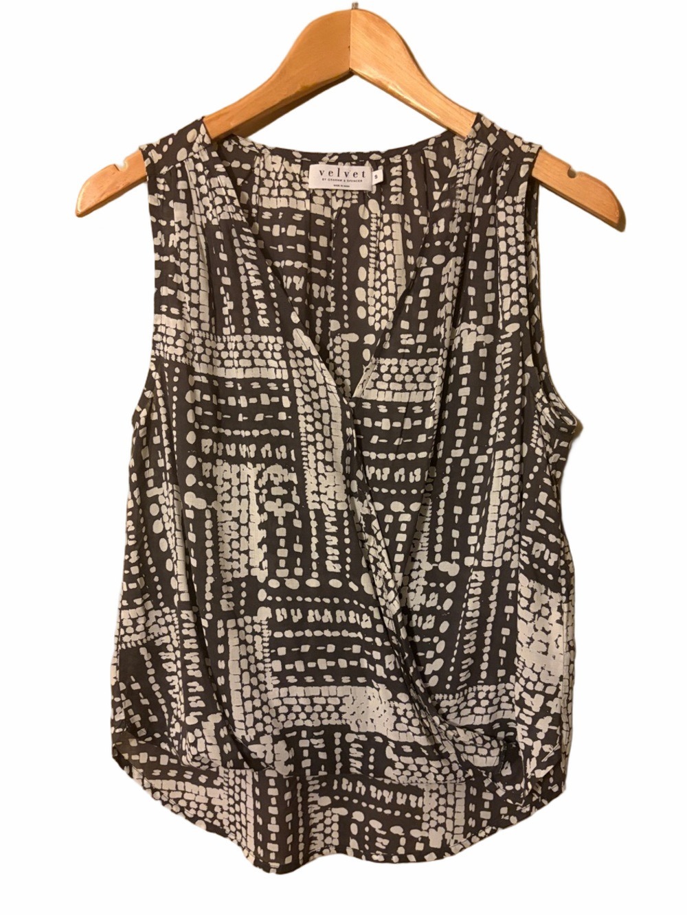 125.Velvet (Graham & Spencer) Black & White Surplice Sleeveless Top